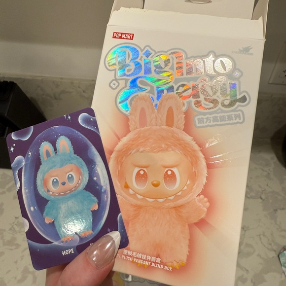 Popmart Labubu Big Into Energy - Picture 7 of 8